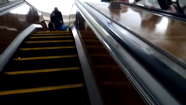 Краснопресненская метро..Здесь я снимала первое видео... смотреть онлайн