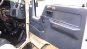 Toyota Hiace LH85 Diesel 4X4 Crew Cab 2.0L Right Hand Drive walk around (1)