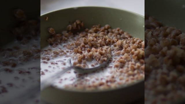 Гречка с кефиром, полезный завтрак на утро #кефир #завтрак #гречка #полезный смотреть онлайн