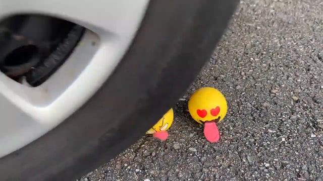 ЧТО БУДЕТ ЕСЛИ ПОЛОЖИТЬ АРБУЗ ПОД КОЛЕСО? смотреть онлайн