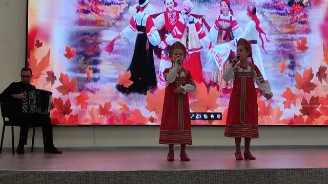 465 Белоцерковец Арина и Варвара  г  Смоленск   Девка белье мыла