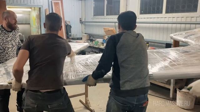 Дизайнерский стол из деревянных слэбов и пней в мишленовский ресторан Artest смотреть онлайн