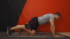 Подъем прямой ноги стоя на четвереньках I Маленькая резинка