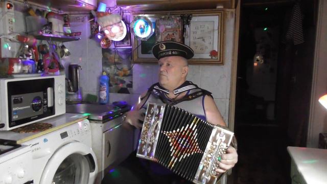 подскажите назван песнислова знаюна нижегоргармот саморслухача безмалейшмузобразиучителей