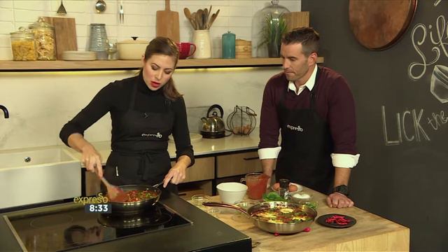 Spicy Shakshuka recipe | 21 June 2017 смотреть онлайн