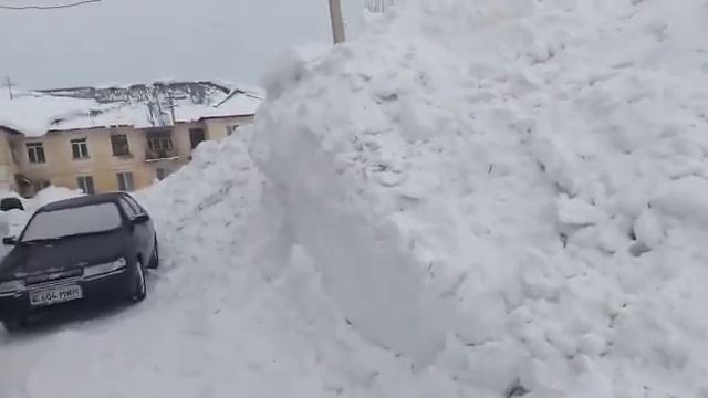 Дорога домой вся заснеженная ужас сколько снега Алтай(Зыряновск) январь 2020 года зима смотреть онлайн