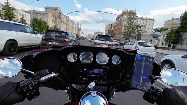 Москва, день 06.06.2023. Harley Davidson Electra Glide Limited. смотреть онлайн