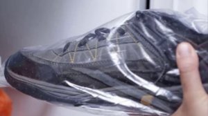 Как избавится от неприятного запаха обуви. Для чего хранить обувь в морозилке. Подготовка обуви