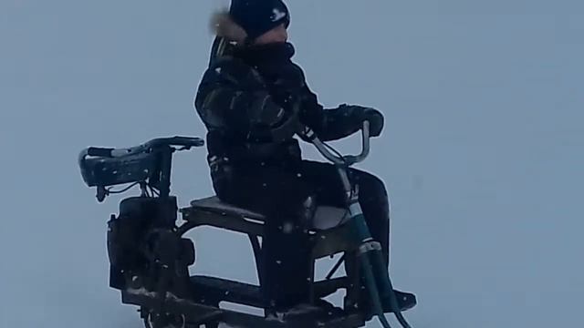 Покатушки на снегокат  из бензопилы урал