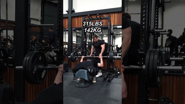 POWERLIFTER HUMBLES COCKY GYMBRO! #gym #fit #bodybuilding