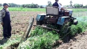 самодельный трактор, с двигателем от мотоколяски СЗД