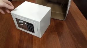 Распаковка — Мебельный сейф Klesto 17EW