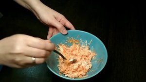 Бутерброды со свеклой, сыром и морковью (бюджетный вариант бутербродов)