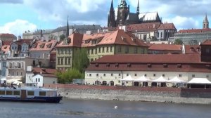 Прага. Река Влтава. Чехия. Туризм за рубежом.