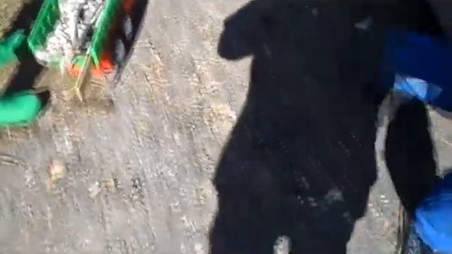 Я гастарбайтер 4. Делаем площадку и облагораживаем соседний участок. смотреть онлайн