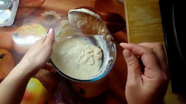 Очень вкусные и нежные оладьи на кефире.