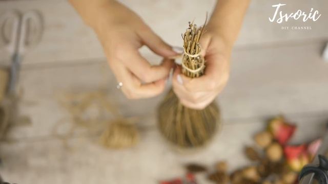 CHRISTMAS TREE from branches / НОВОГОДНЯЯ ЁЛОЧКА из веток // DIY TSVORIC смотреть онлайн