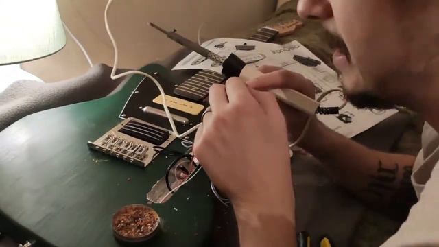 РОБИМО ГІТАРУ "ГРОМОМВИЦЮ" ("Hromovytsia" Telemaster/Jazzcaster DIY)