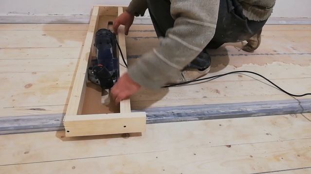 Выравнивание деревянного пола при помощи фрезера