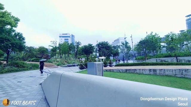 Seoul Tour / Rainy Day Walk at Dongdaemun Design Plaza / Sights and Sounds of Seoul смотреть онлайн