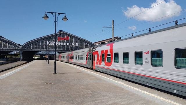ТЭП70БС с фирменным поездом 