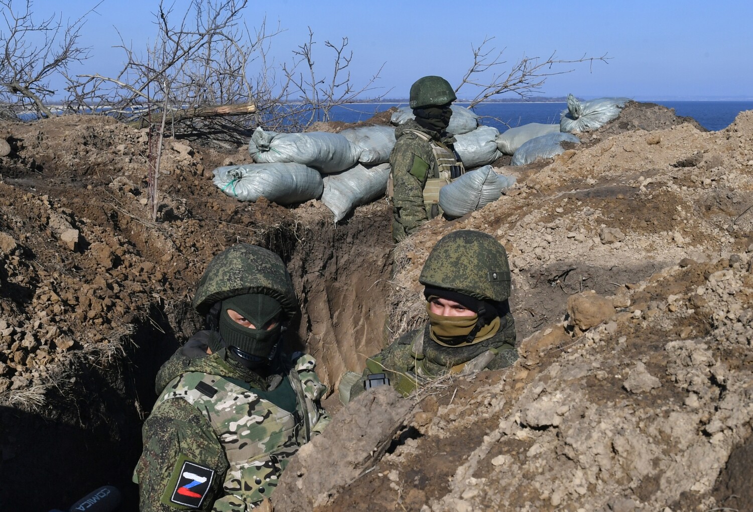 Золотая молодежь России защищает ее в бою