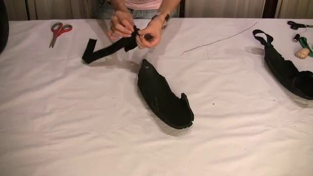Make sandals out of an old tire смотреть онлайн