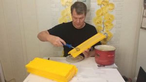 Обзор рамки Bienenhaus | Нанесение воска на пластиковую рамку | Пчеловодство для начинающих