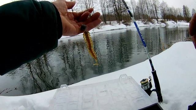 Только щепки отсиликона летят. Ловим щуку. смотреть онлайн