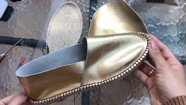 Gold shoes | Делаем женские кожаные эспадрильи на плоской подошве | Women’s Gold Espadrilles making смотреть онлайн