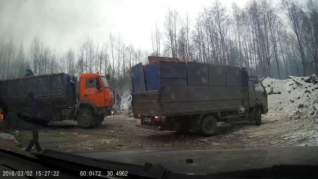 Зеленый Фронт: сжигание мусора в Мурино смотреть онлайн