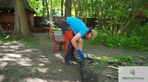 Бордюр ГеоПластБорд. Делаем дорожку из щебня с пластиковым бордюром ГеоПластБорд 58мм.