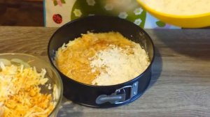 Насыпной пирог из овсяных хлопьев с яблоками.