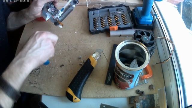 Разборка ДВД привода на детали для гравера. Что полезного можно ещё оттуда вытащить. смотреть онлайн