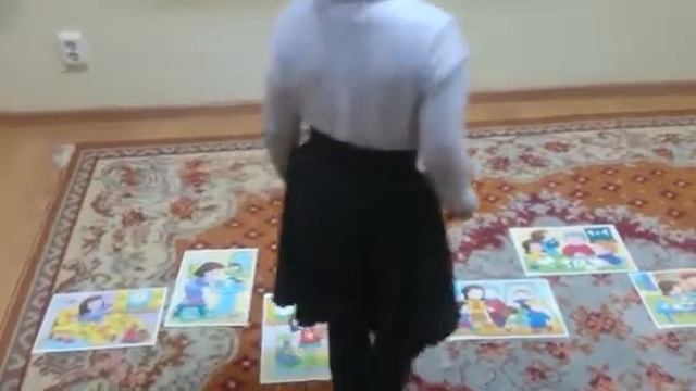 Занятия по подготовке к школе. Составление рассказа по картинкам.