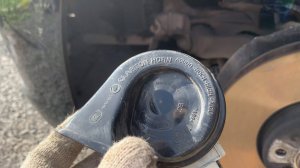 Ремонт клаксона BMW F10. 1-я часть. Диагностика. Замена звукового сигнала высокого тона.