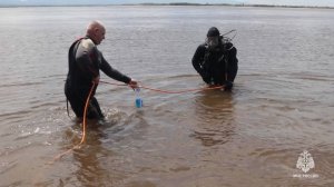 Повторное обследование дна Амура на центральной набережной Хабаровска провели водолазы МЧС России