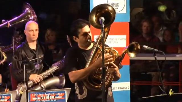 "Recife´s Blues" by Claudio Roditi/Jay Ashby feat.: Omar Kabir смотреть онлайн