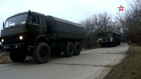 Неприступные «Бастионы»: расчеты береговых ракетных комплексов ЧФ совершили марш на полигоны в Крыму