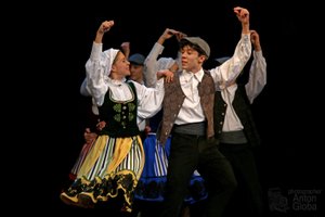 Танец страны басков, ансамбль "Ритмы детства". Dance of the Basque Country, "Rhythms of Childhood".