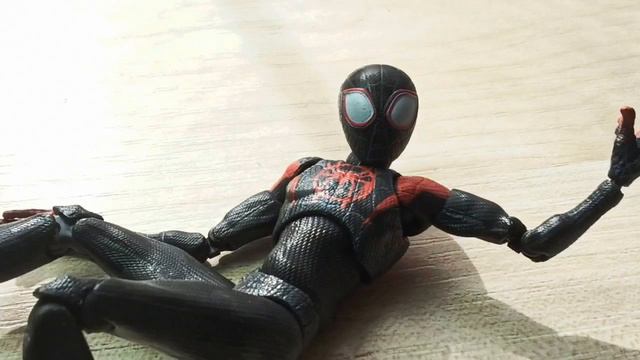 Майлз Мораелз смотреть онлайн