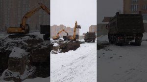 Экскаваторы Shantui se220lc и Hyundai 210lc-7.Мерзлый грунт.