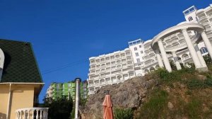 Крым,г.Алушта,п.Утёс,ул.Гагариной 25/84.(элинг)))