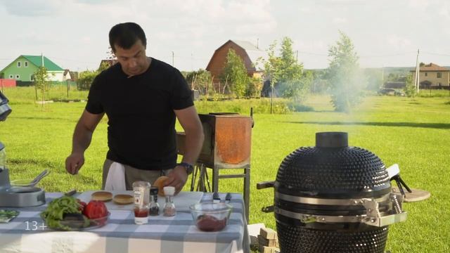 СУПЕР вкусный БУРГЕР | Рецепт летнего сочного чизбургера на гриле от шеф-повара Кирилла Голикова