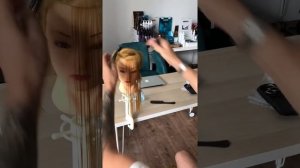 Как правильно подстричь прямую челку