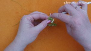 Василек, связанный крючком