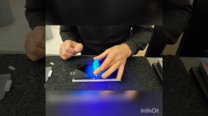 Поклейка УФ / UV стекла. Ультрафиолетовый клей. Стекло Samsung S10. AksDrug