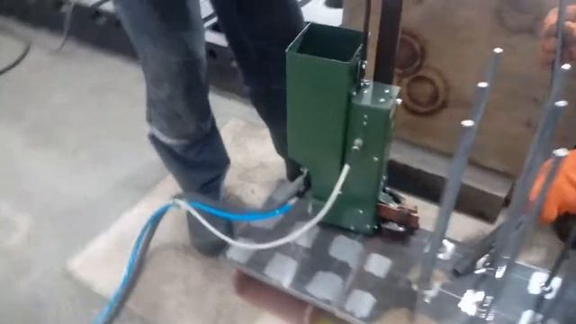Автоматическая сварка под флюсом закладных деталей для АЭС мобильным аппаратом ГЕФЕСТ.