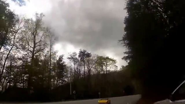 Corvette ZR1 vs Honda CBR 600RR Blood Mountain смотреть онлайн