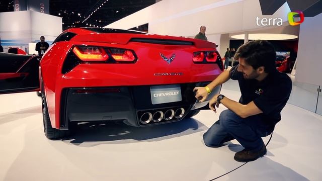Chicago Auto Show 2013: Chevrolet Corvette Stingray 2014 (Español) смотреть онлайн
